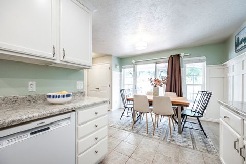 Tiny photo for 833 N LAKESIDE LN W, Centerville, UT 84014 (MLS # 2127085)