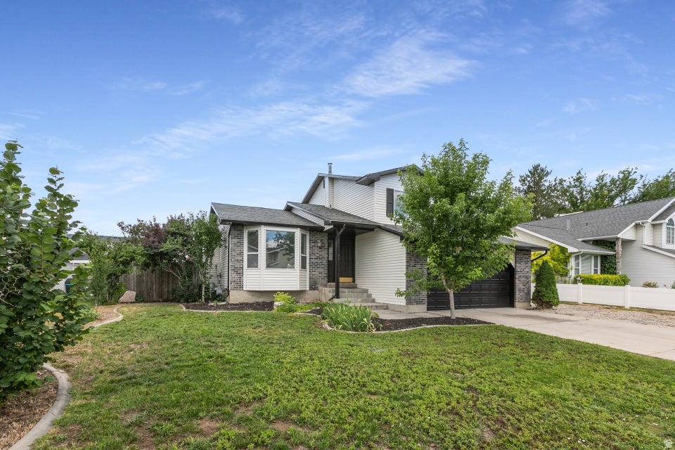 Photo of 1225 W MORNING VISTA DR S, Taylorsville, UT 84123 (MLS # 2170553)