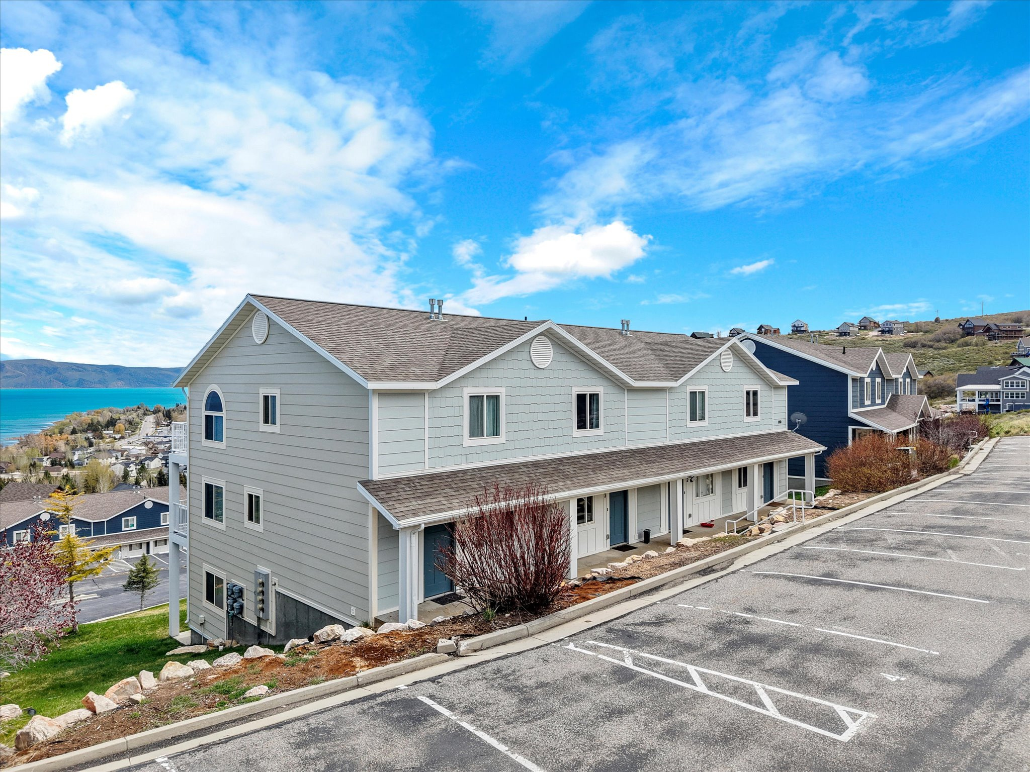 HARBOR VILLAGE - Residential