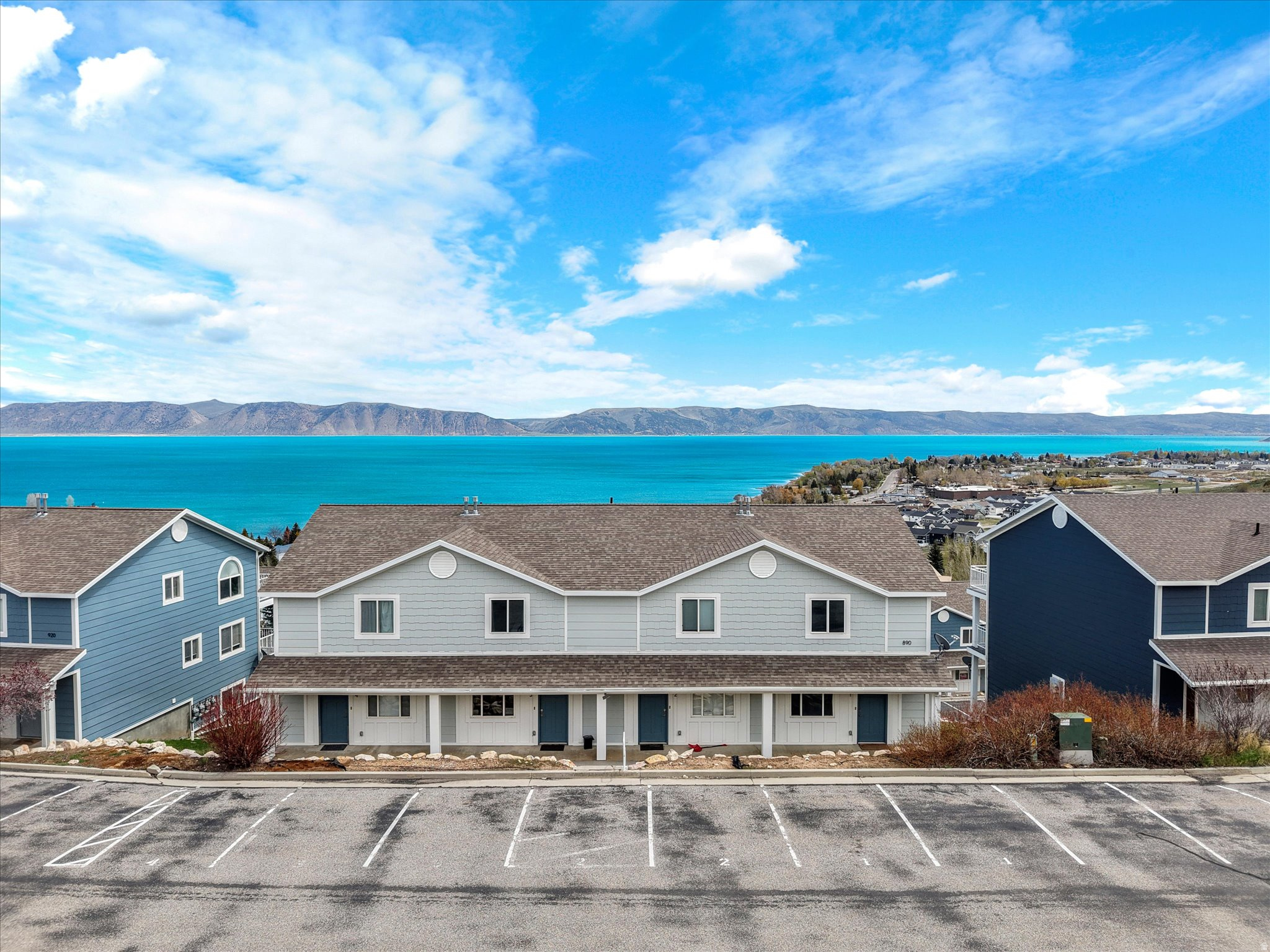 HARBOR VILLAGE - Residential