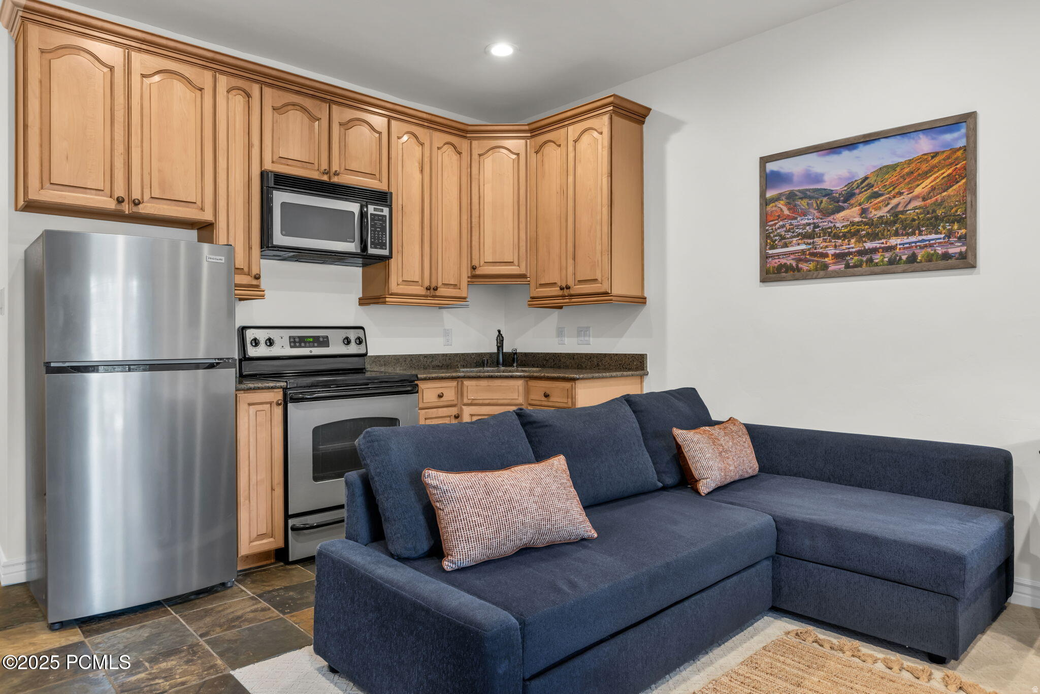 PROSPECTOR SQUARE - Residential