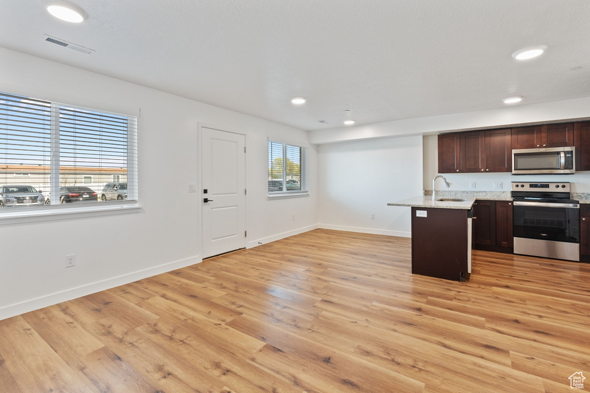 468 W Main St, Santaquin, Utah image 2