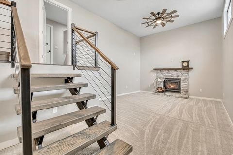 Tiny photo for 720 E 2600 N, North Ogden, UT 84414 (MLS # 2126334)