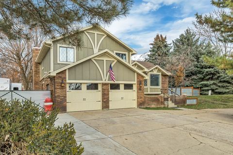 Tiny photo for 720 E 2600 N, North Ogden, UT 84414 (MLS # 2126334)