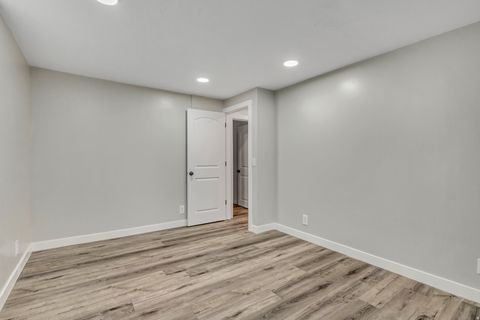 Tiny photo for 720 E 2600 N, North Ogden, UT 84414 (MLS # 2126334)