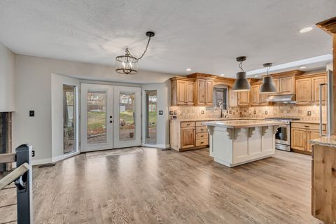Tiny photo for 720 E 2600 N, North Ogden, UT 84414 (MLS # 2126334)