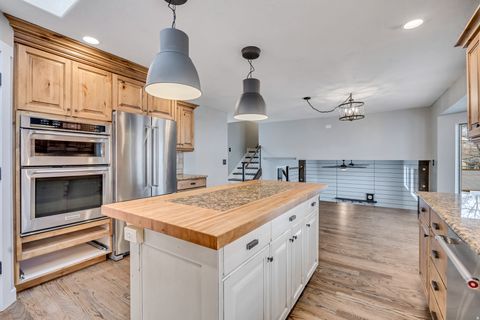 Tiny photo for 720 E 2600 N, North Ogden, UT 84414 (MLS # 2126334)