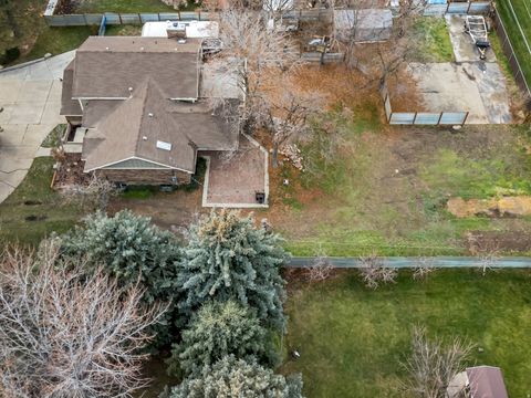 Tiny photo for 720 E 2600 N, North Ogden, UT 84414 (MLS # 2126334)