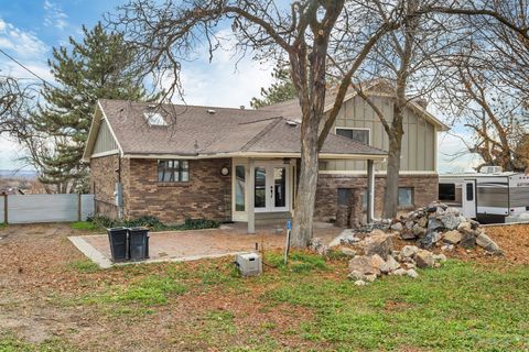 Tiny photo for 720 E 2600 N, North Ogden, UT 84414 (MLS # 2126334)