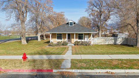 Photo of 205 E CENTER ST, Salem, UT 84653 (MLS # 2125214)