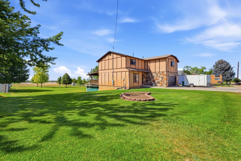 Photo of 748 E ANTELOPE DR N, Layton, UT 84041 (MLS # 2179912)