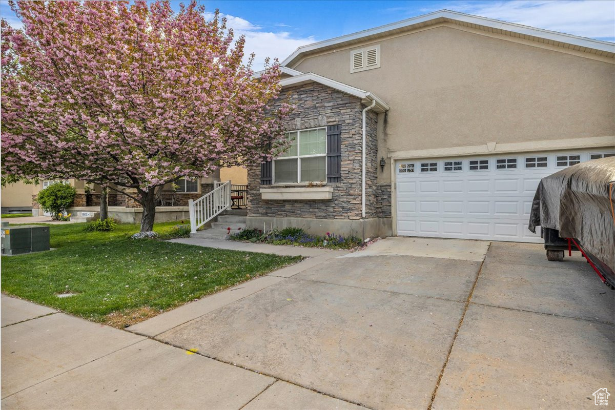 6636 Scarsborough Ln, West Jordan, Utah image 3