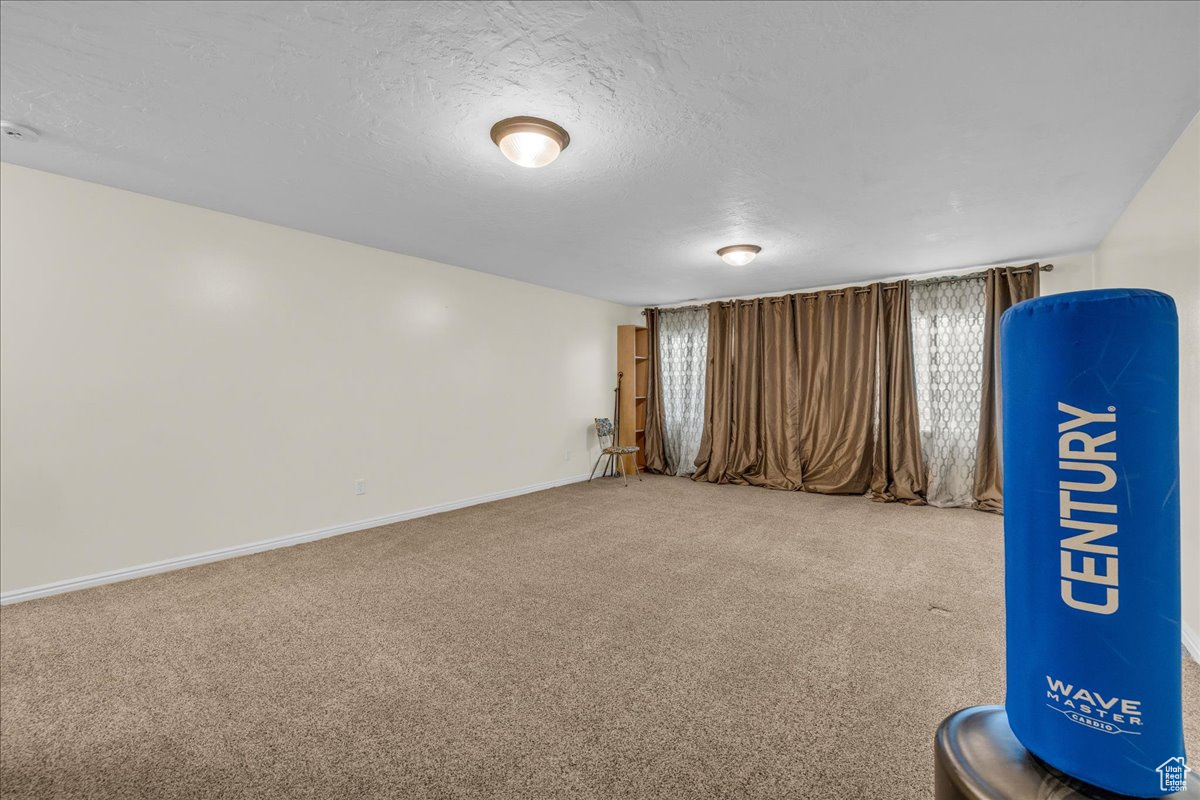 6636 Scarsborough Ln, West Jordan, Utah image 12