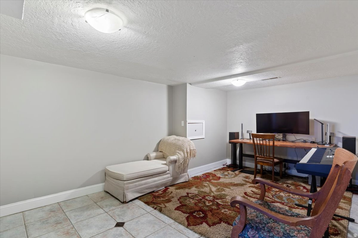 NOB HILL - Residential