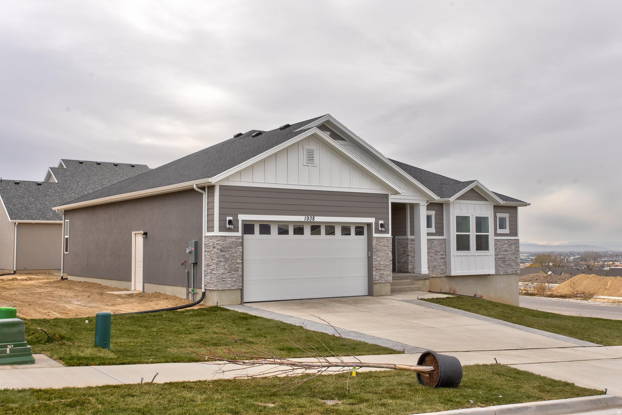 SUMMIT RIDGE THE HILLS - Residential