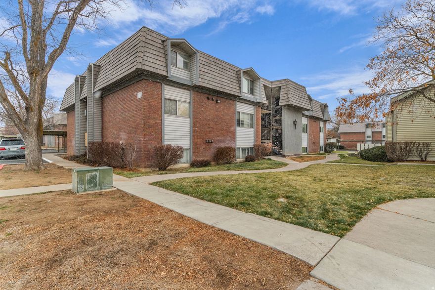 Three beds and two bathrooms--this is the only unit in Willowbrook with both 1 and 3/4 baths! Updated, clean, good storage, across from clubhouse and pool. Close to everything, yet quiet and comfortable. Furnishings included! Please give 24 hr. notice if possible for showings. *Square footage figures from county records and are provided as a courtesy estimate only. Buyer is advised to obtain an independent measurement and to verify all info.