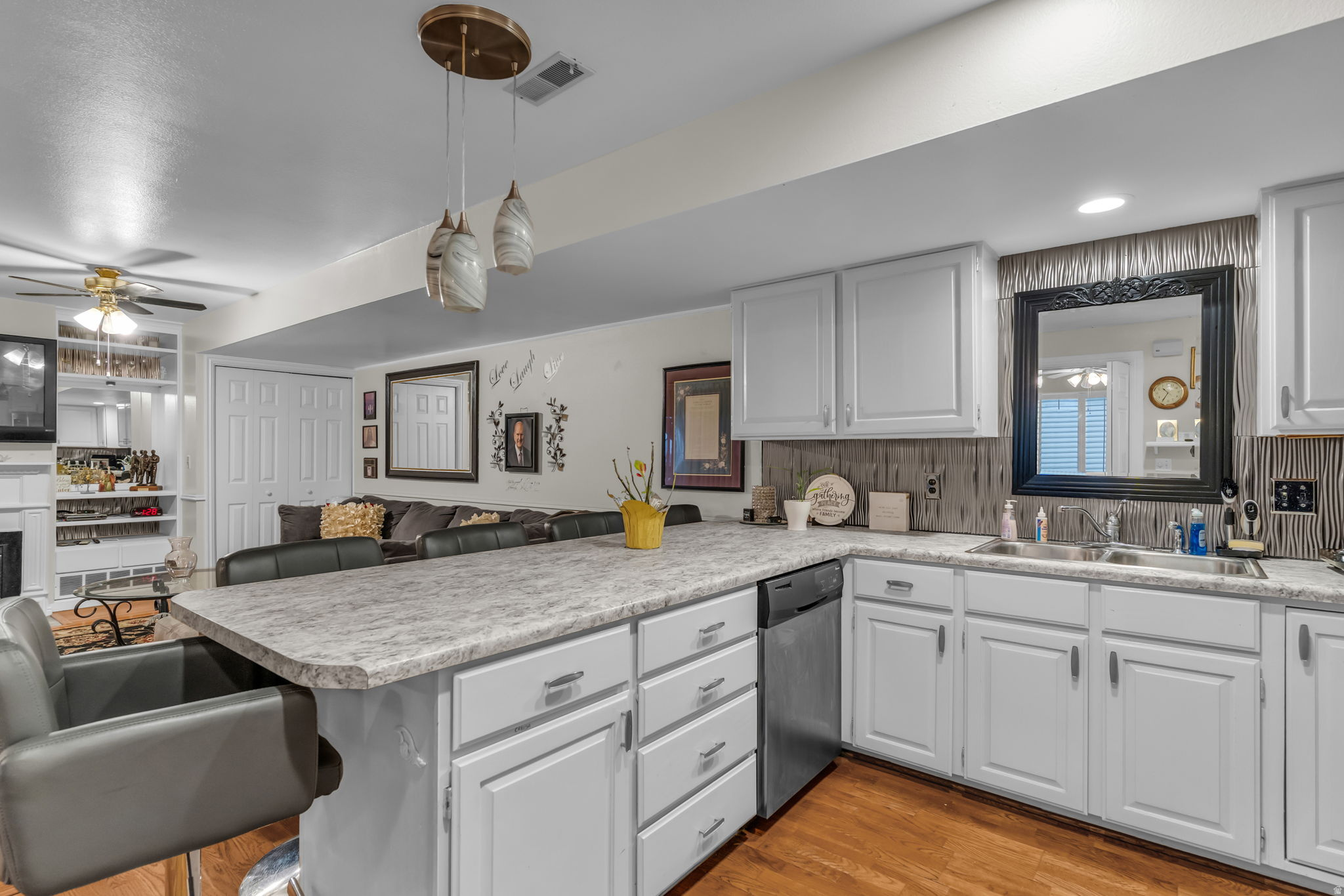 WILLOWBROOK - Residential