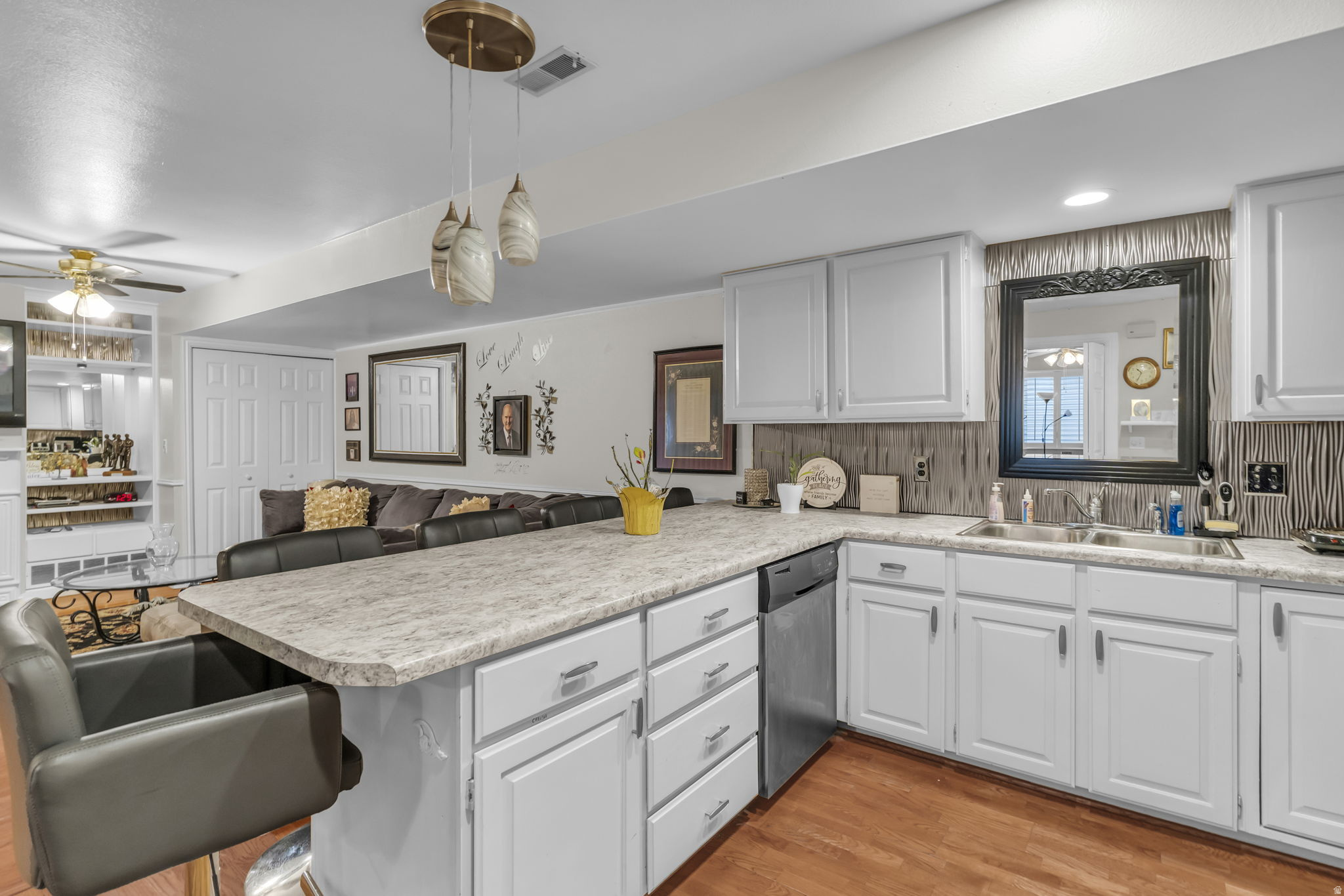 WILLOWBROOK - Residential