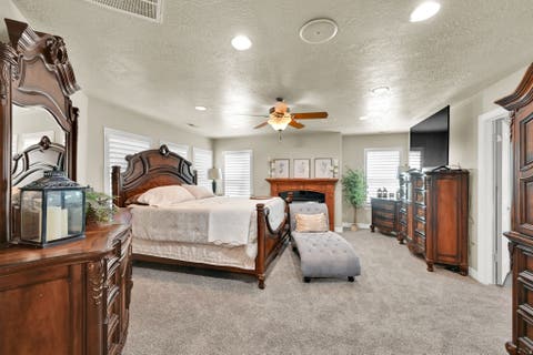Tiny photo for 579 W 2400 S, Syracuse, UT 84075 (MLS # 2180562)