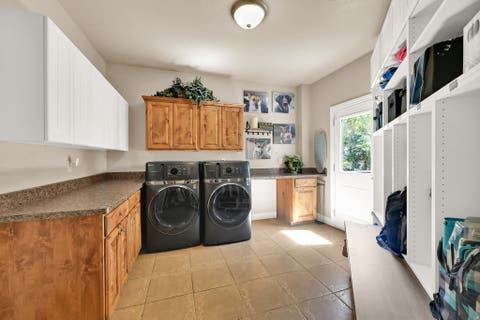 Tiny photo for 579 W 2400 S, Syracuse, UT 84075 (MLS # 2180562)