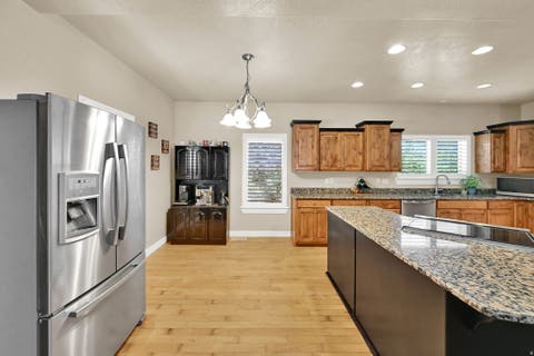 Tiny photo for 579 W 2400 S, Syracuse, UT 84075 (MLS # 2180562)