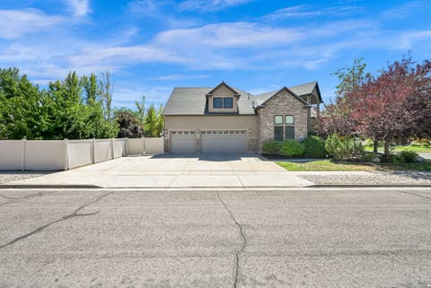 Tiny photo for 579 W 2400 S, Syracuse, UT 84075 (MLS # 2180562)