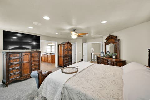 Tiny photo for 579 W 2400 S, Syracuse, UT 84075 (MLS # 2180562)