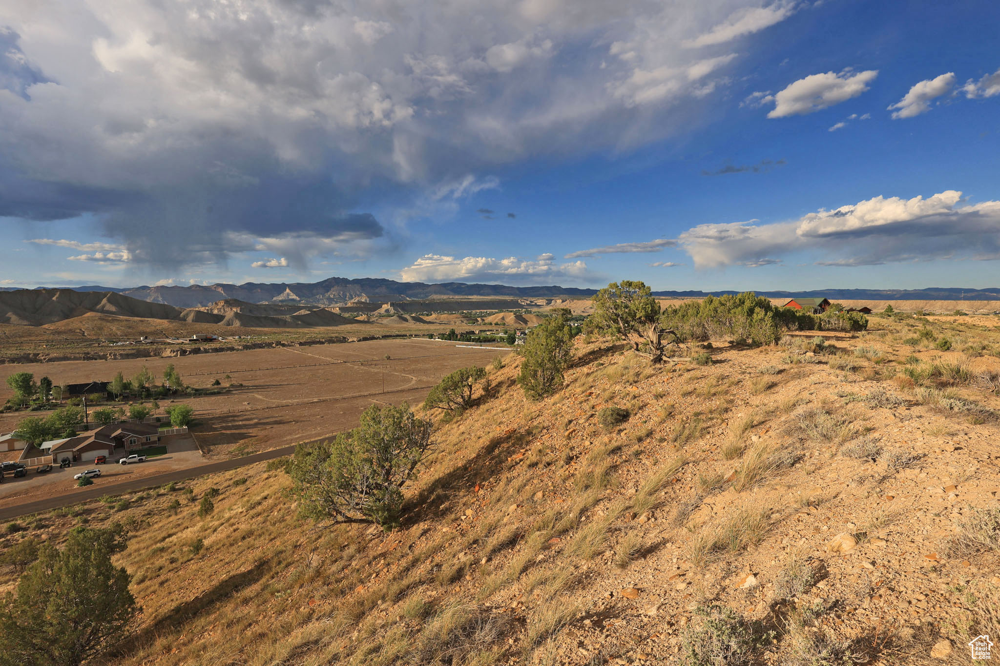 PINNACLE HEIGHTS - Land