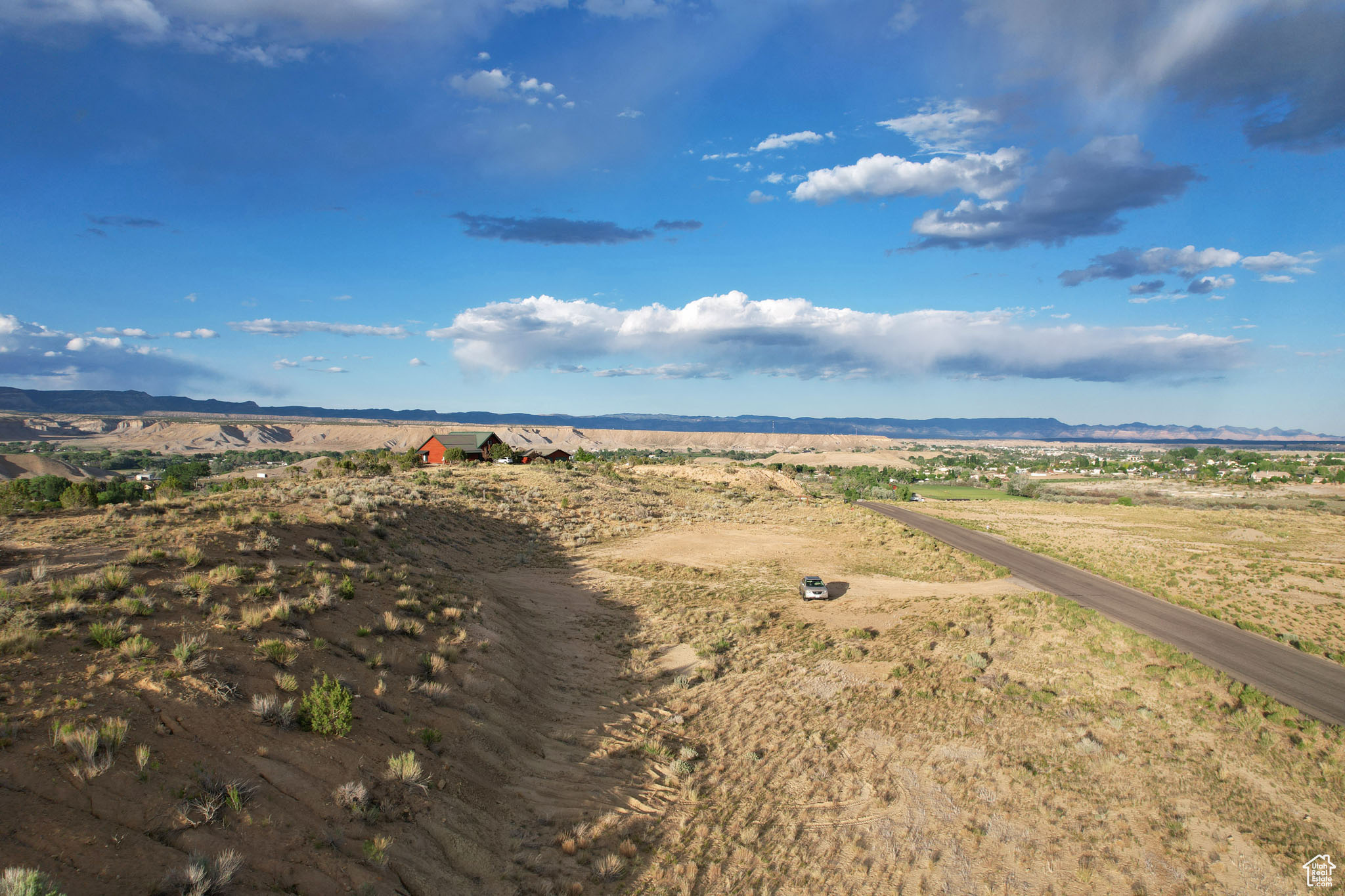 PINNACLE HEIGHTS - Land