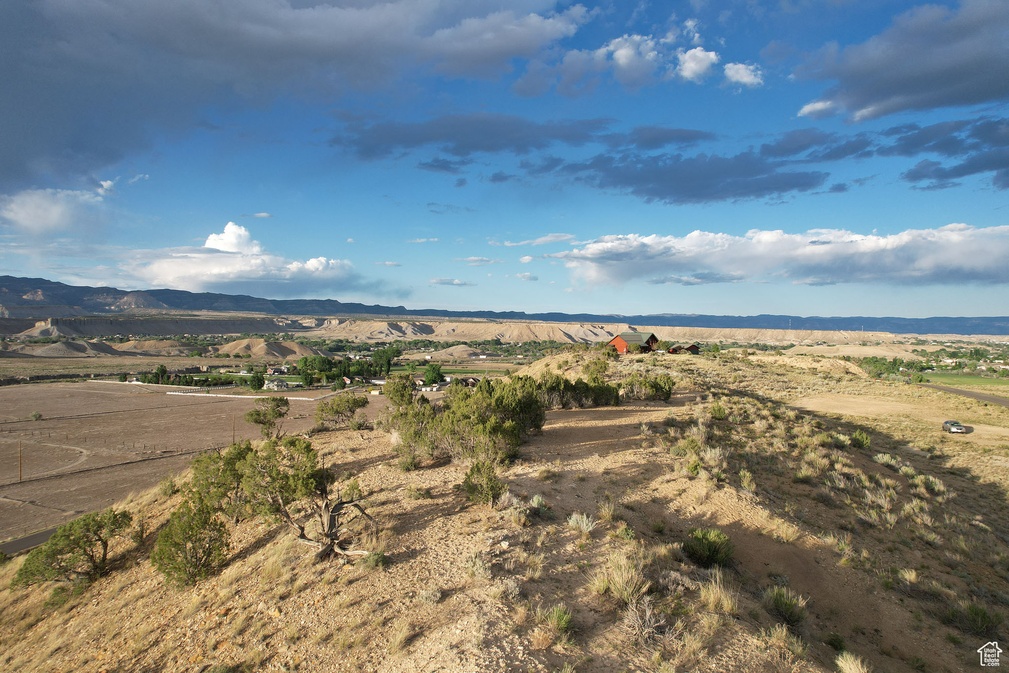 PINNACLE HEIGHTS - Land