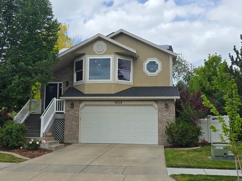 Photo of 1648 ROCKBRIDGE DR, Layton, UT 84041 (MLS # 2159122)