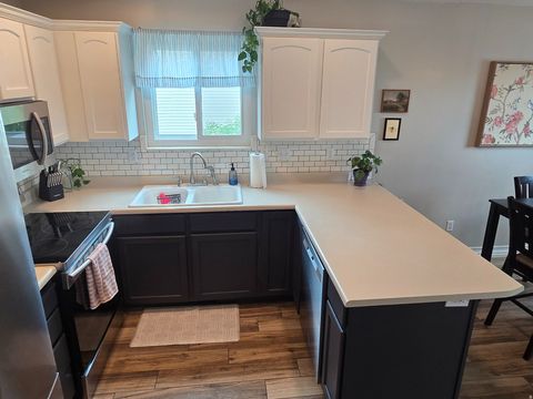 Tiny photo for 1648 ROCKBRIDGE DR, Layton, UT 84041 (MLS # 2159122)