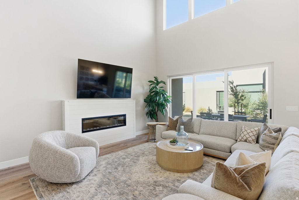 Photo of 5038 W HONANI PATH, Hurricane, UT 84737 (MLS # 2120740)