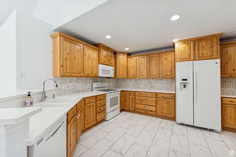 Tiny photo for 877 W 1920 S #C, Syracuse, UT 84075 (MLS # 2119118)