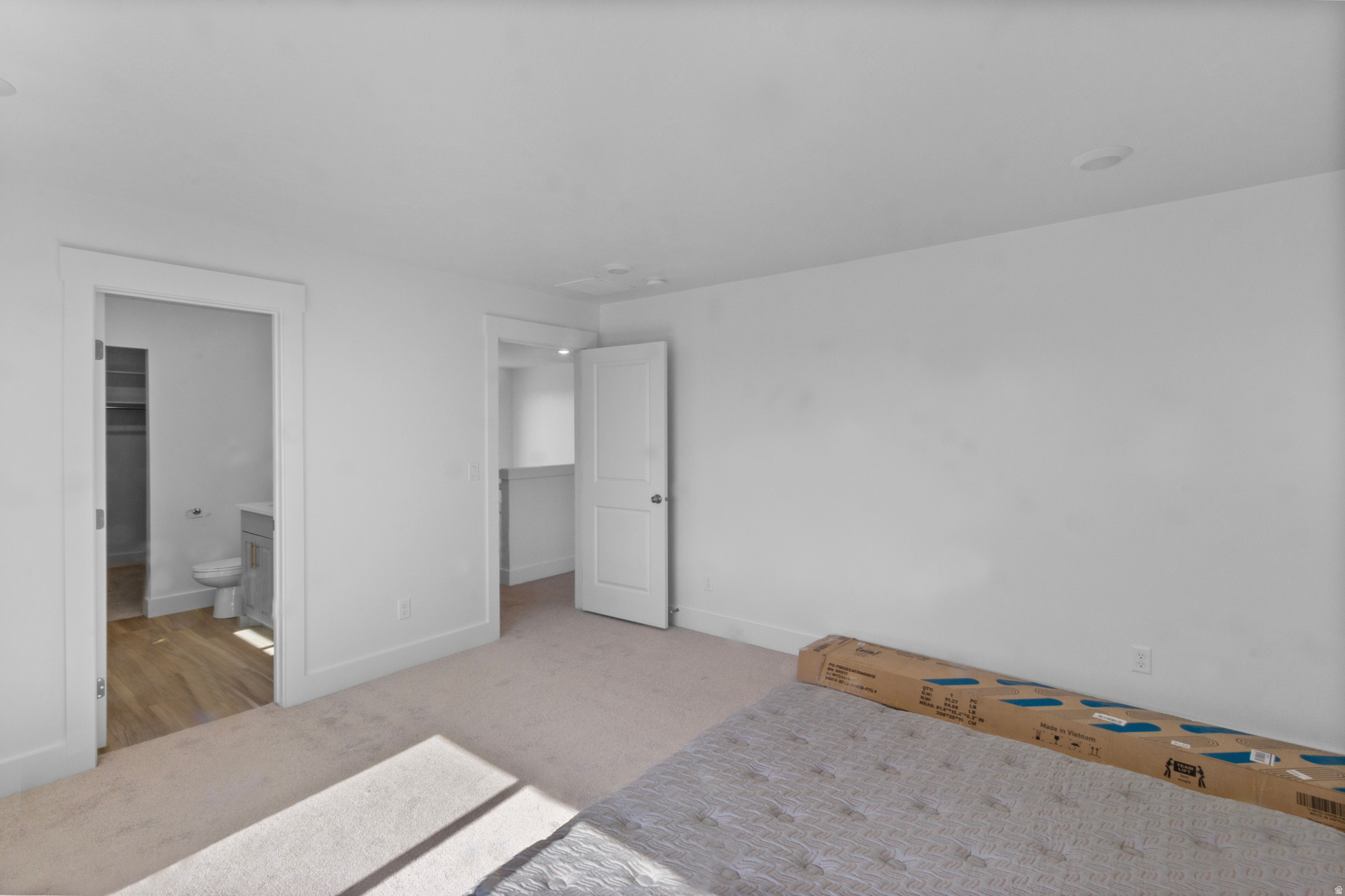 RIVERGATE - Residential