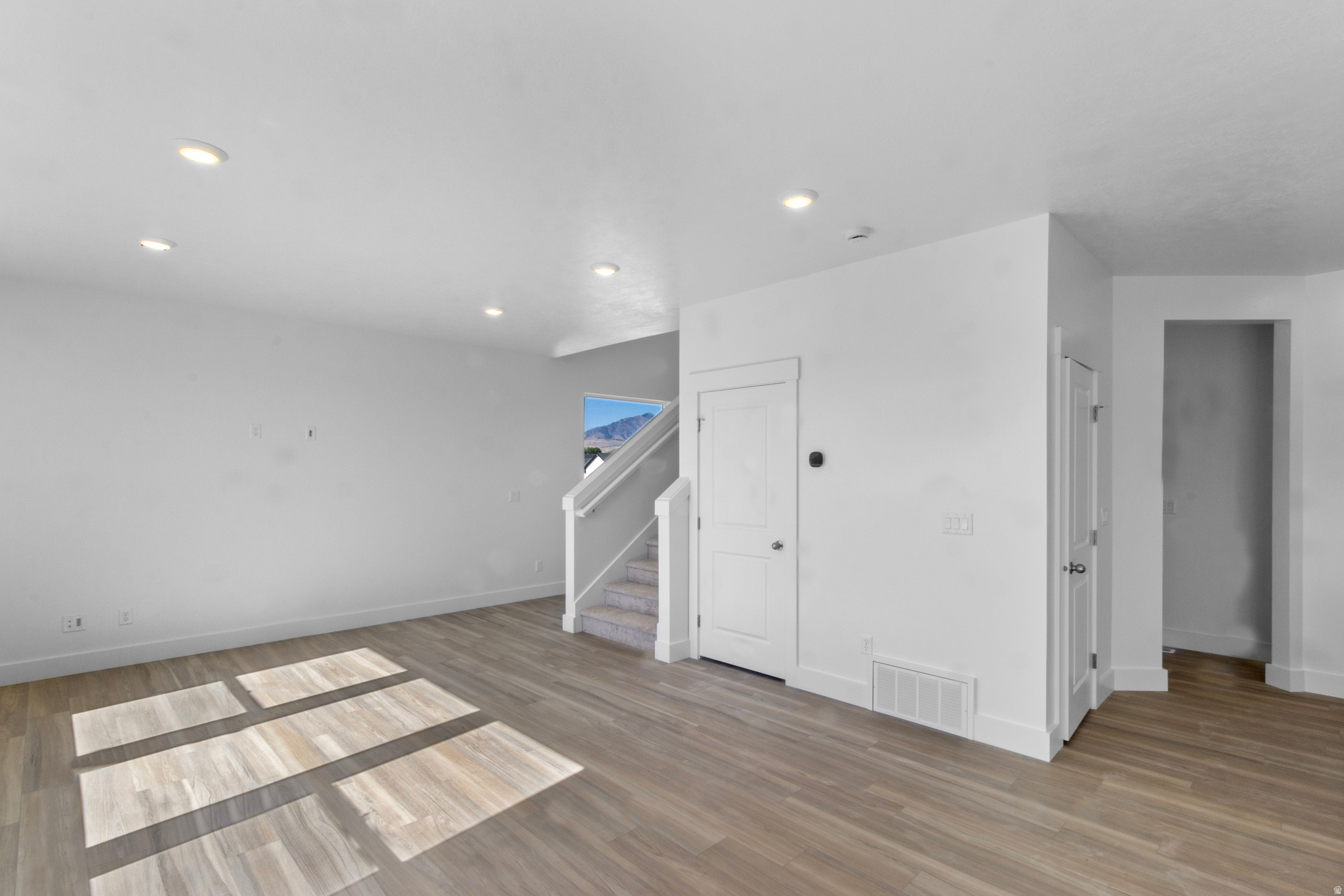 RIVERGATE - Residential