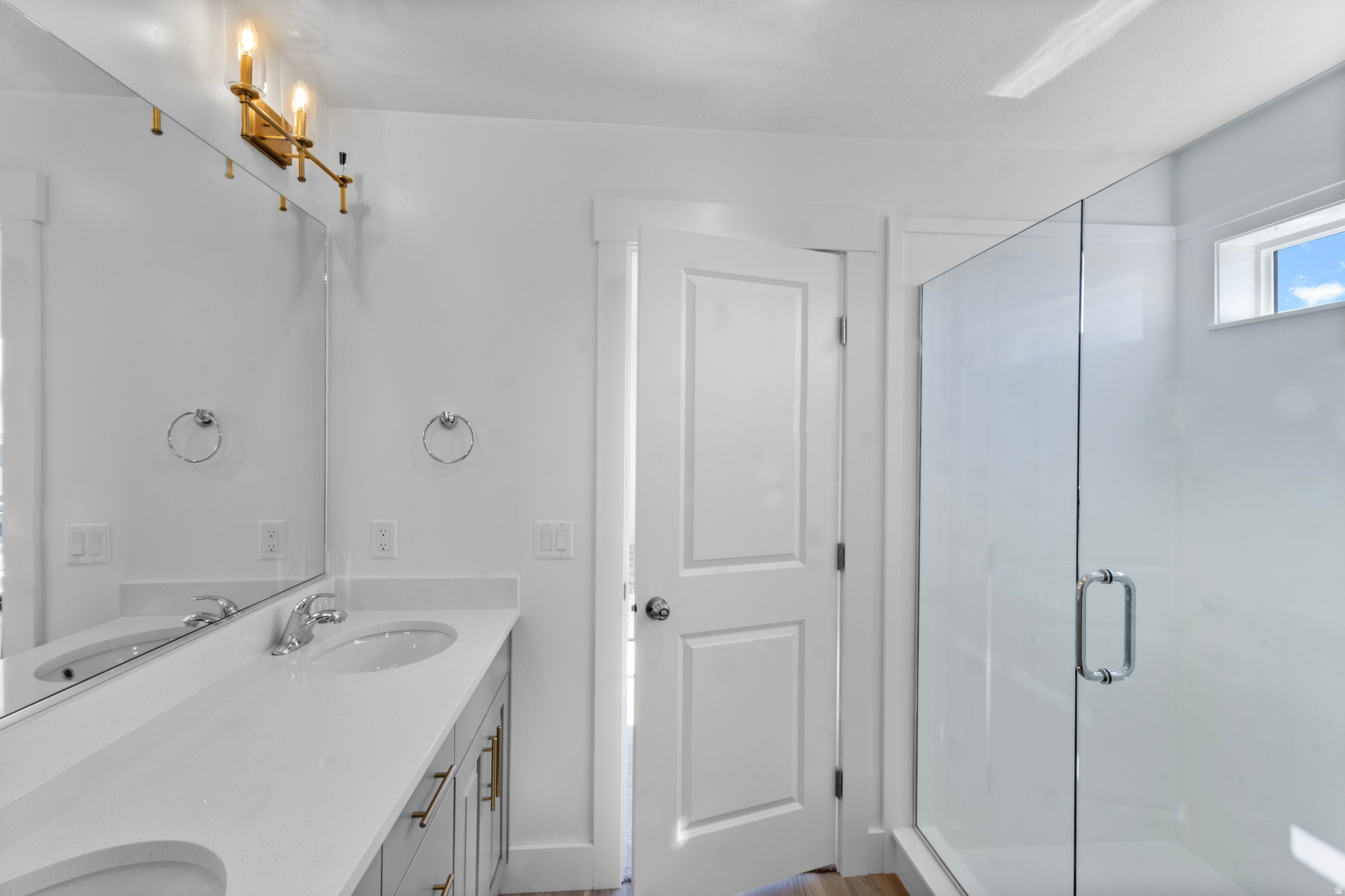 RIVERGATE - Residential