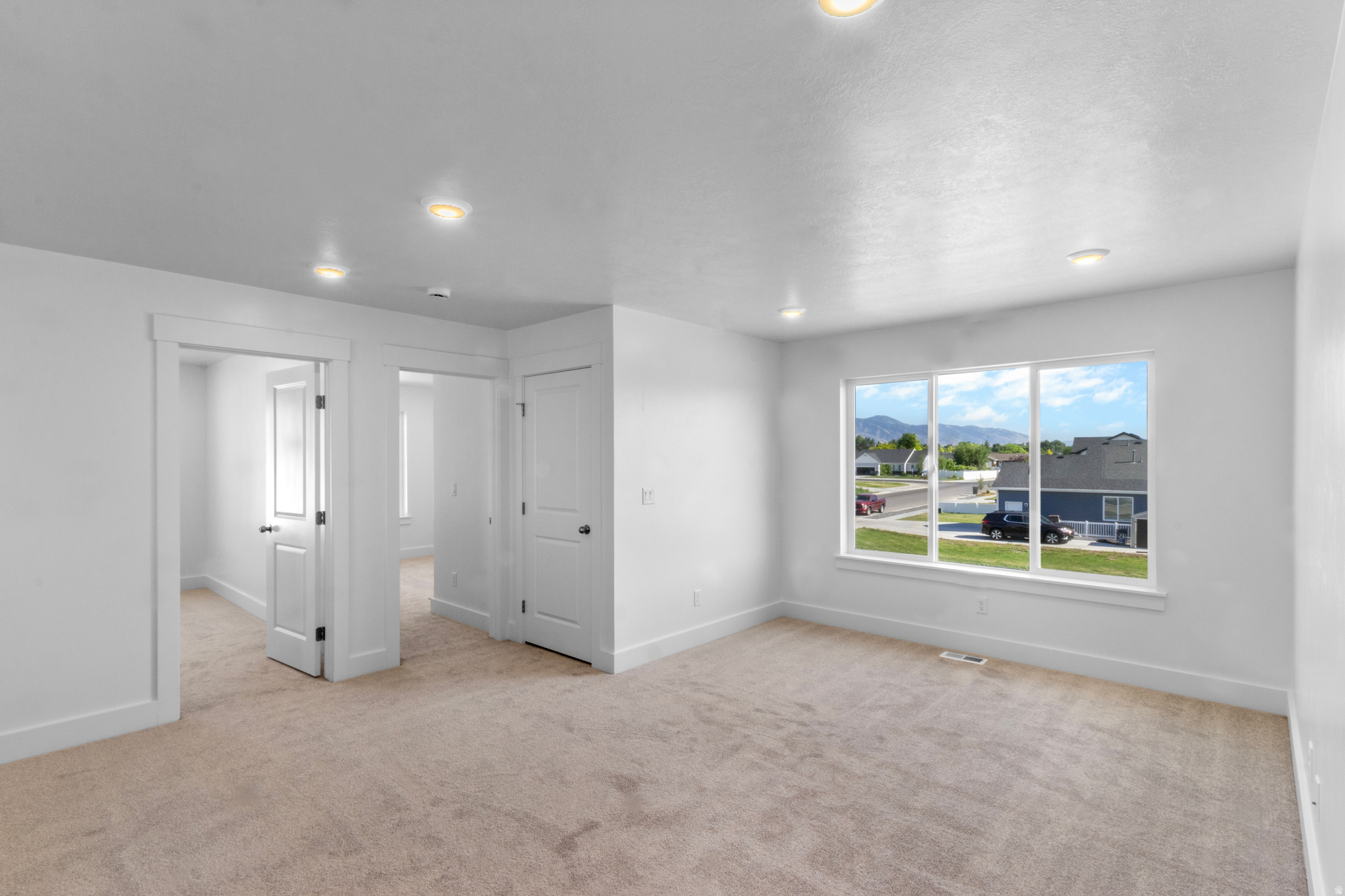 RIVERGATE - Residential