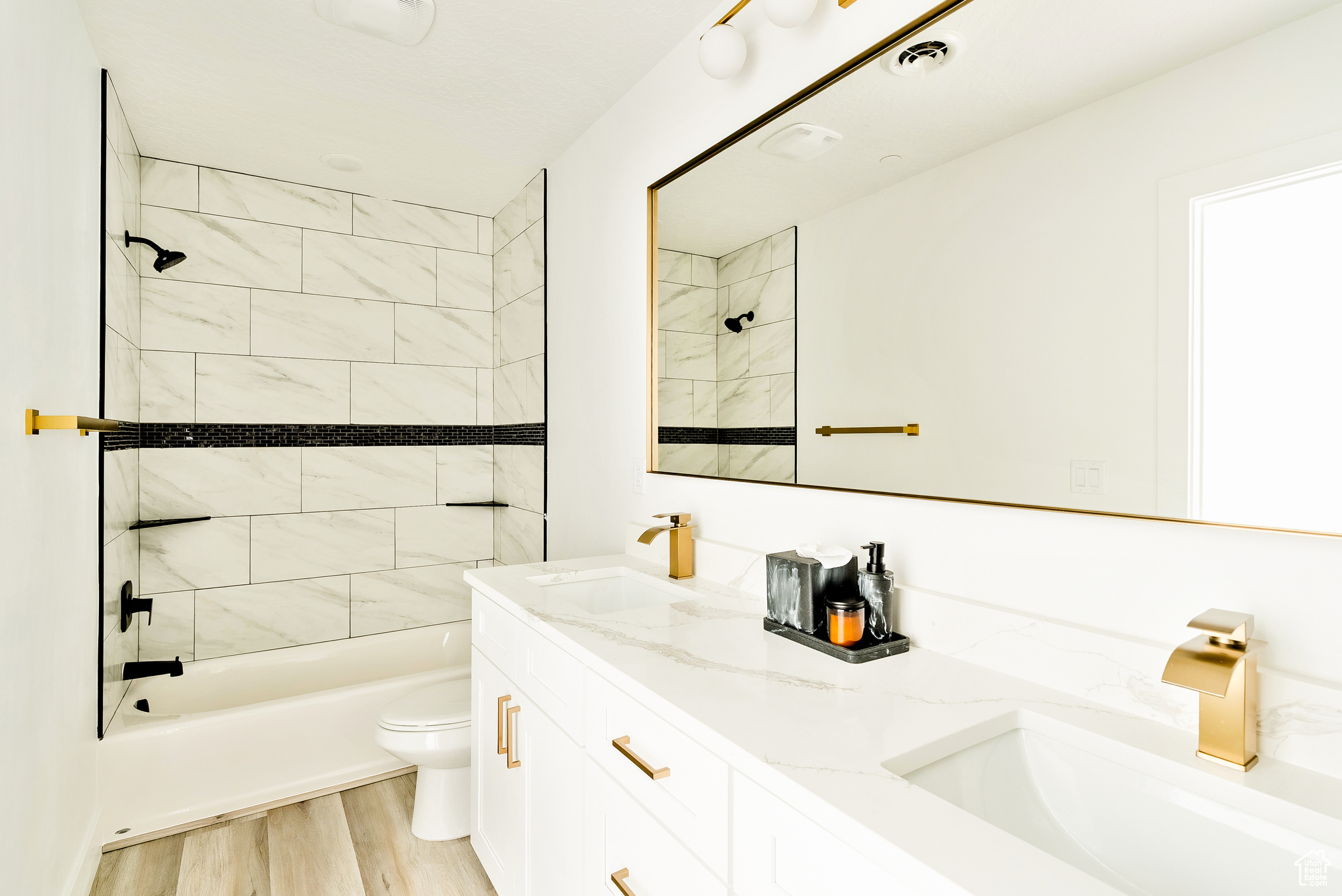 LARADEAN TOWNHOMES - Residential