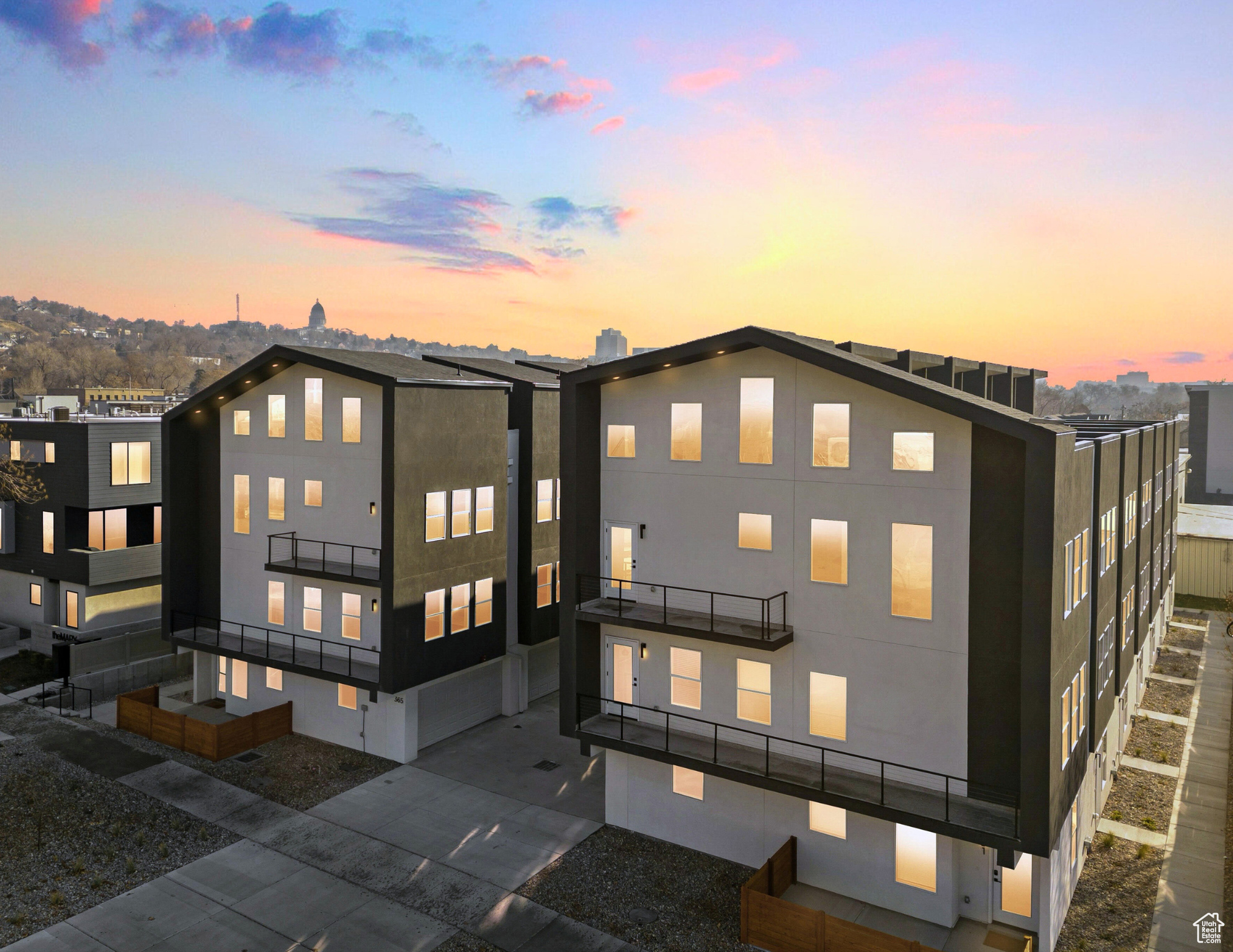 LARADEAN TOWNHOMES - Residential