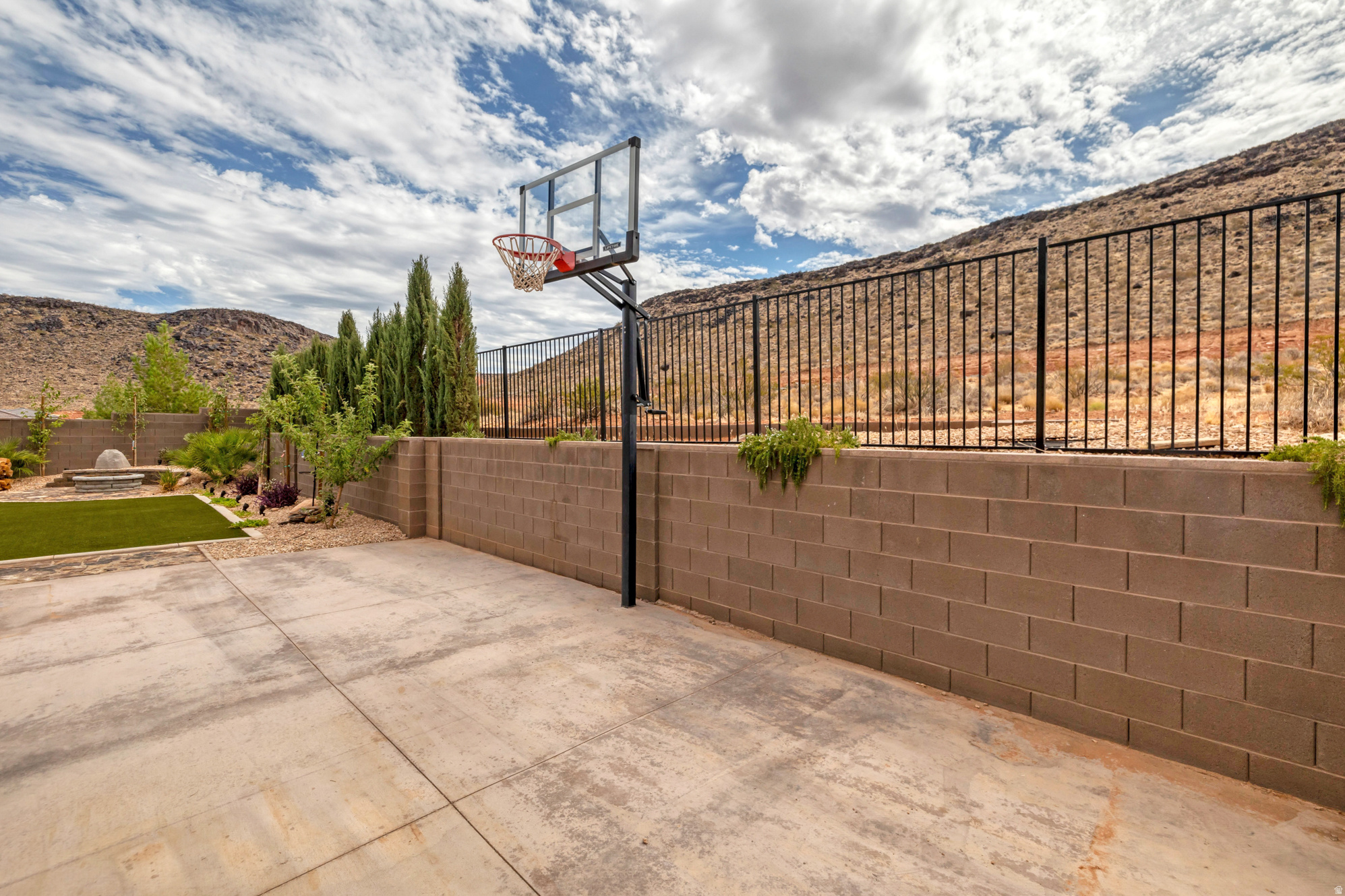 DIXIE SPRINGS - Residential