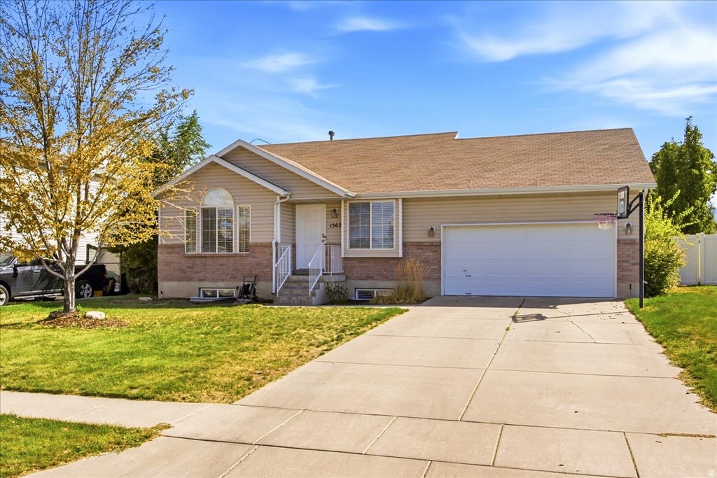 Photo of 1562 N 2030 W, Clinton, UT 84015 (MLS # 2186115)