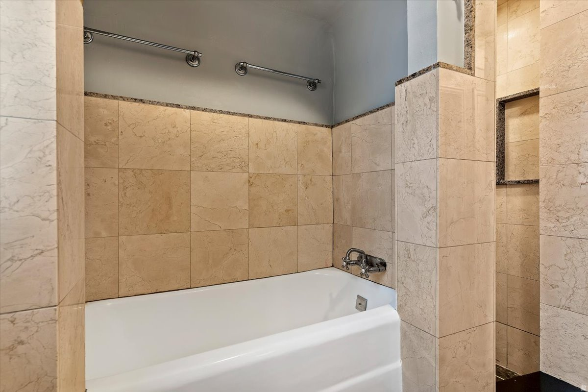 NOB HILL - Residential