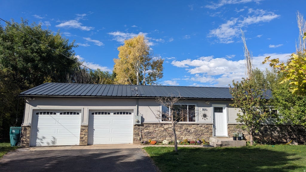 Photo of 1895 E 3500 S, Vernal, UT 84078 (MLS # 2186877)