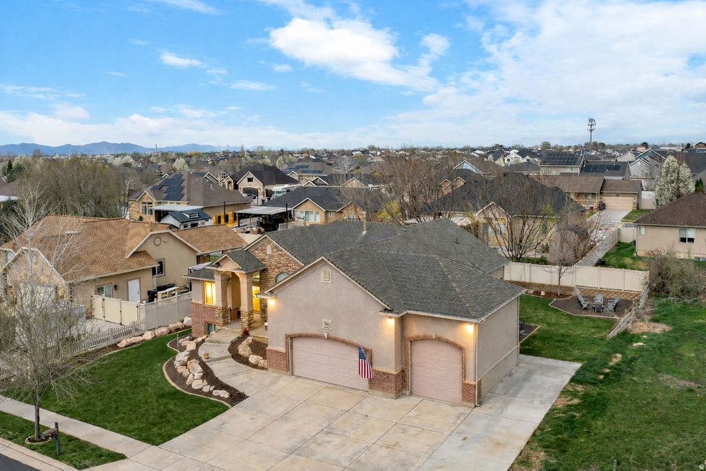 Photo of 1134 W 2275 S, Syracuse, UT 84075 (MLS # 2146678)