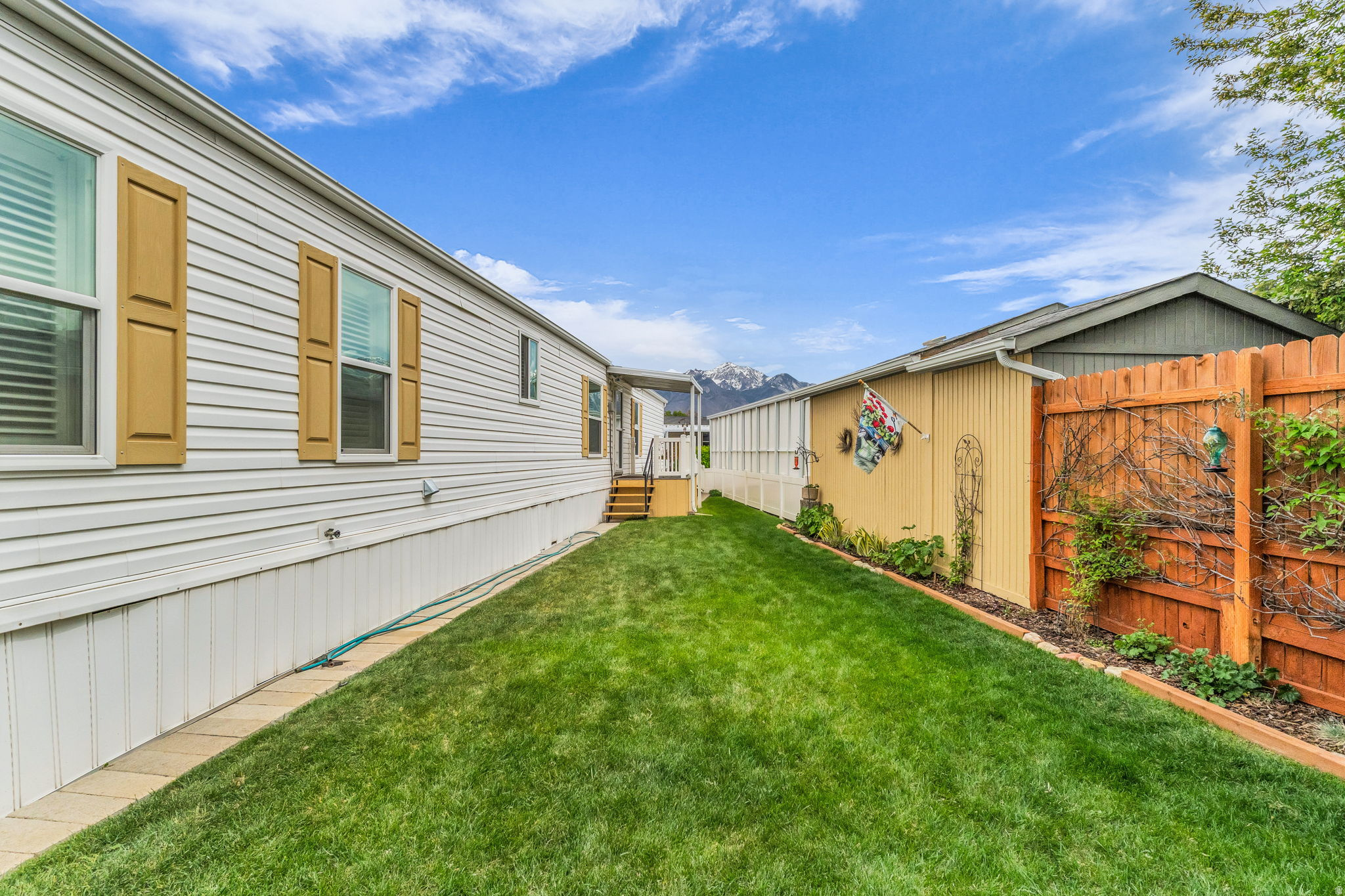APPLEWOOD - Residential