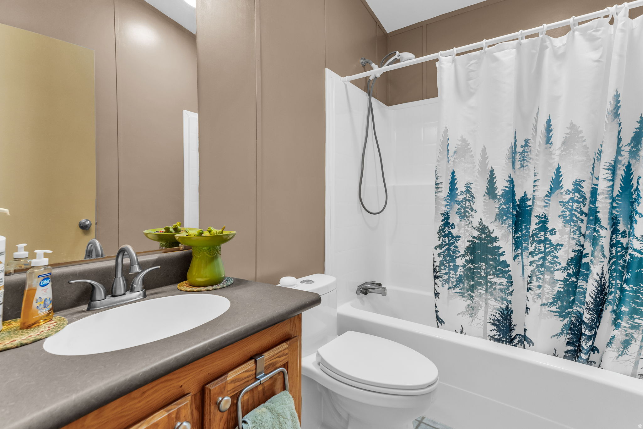 APPLEWOOD - Residential