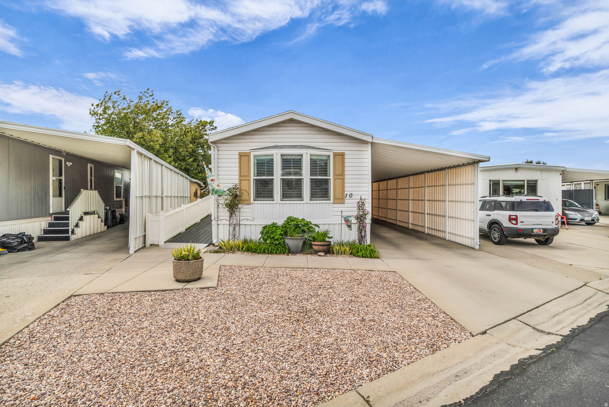 APPLEWOOD - Residential