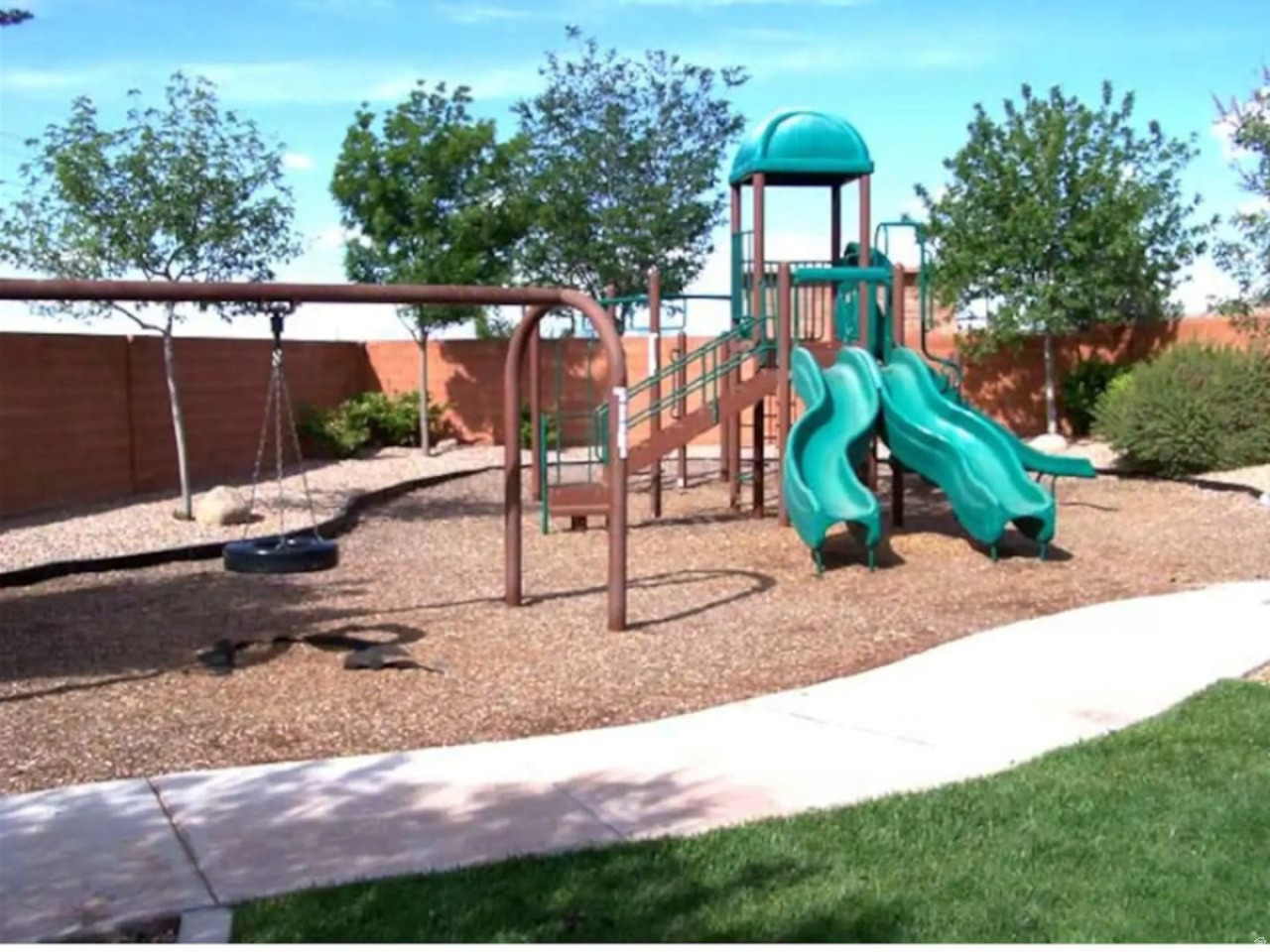 CORAL RIDGE TOWNHOMES PH 3-A - Residential