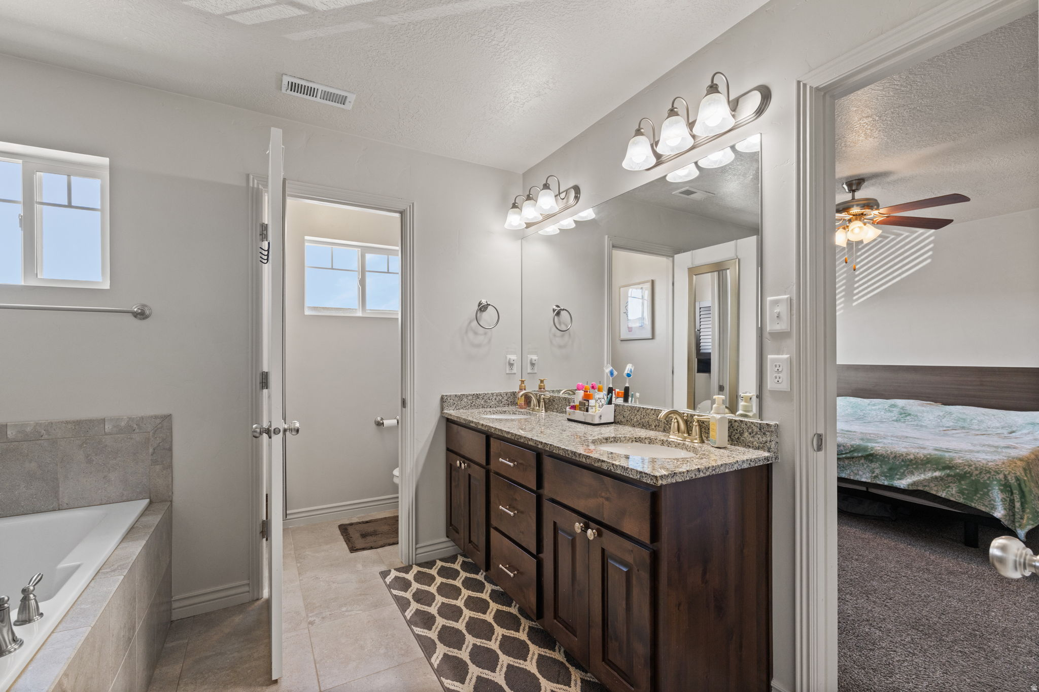 SANDY POINT - Residential